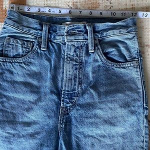 Levis rib cage straight